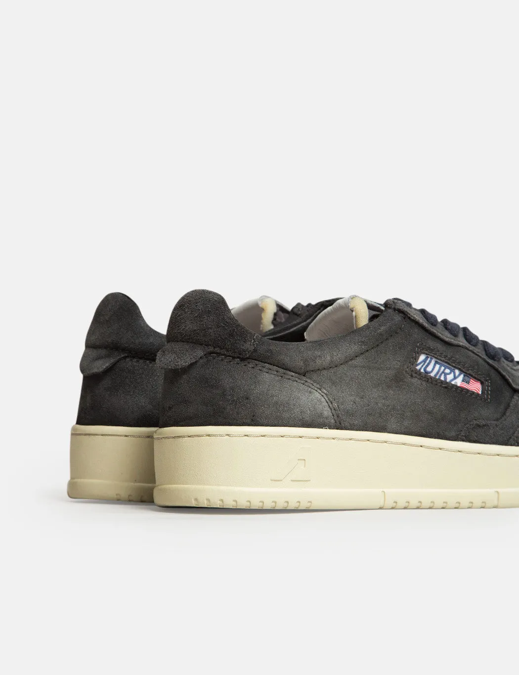 Autry Medalist SS05 Trainers (Suede/Suede) - Black