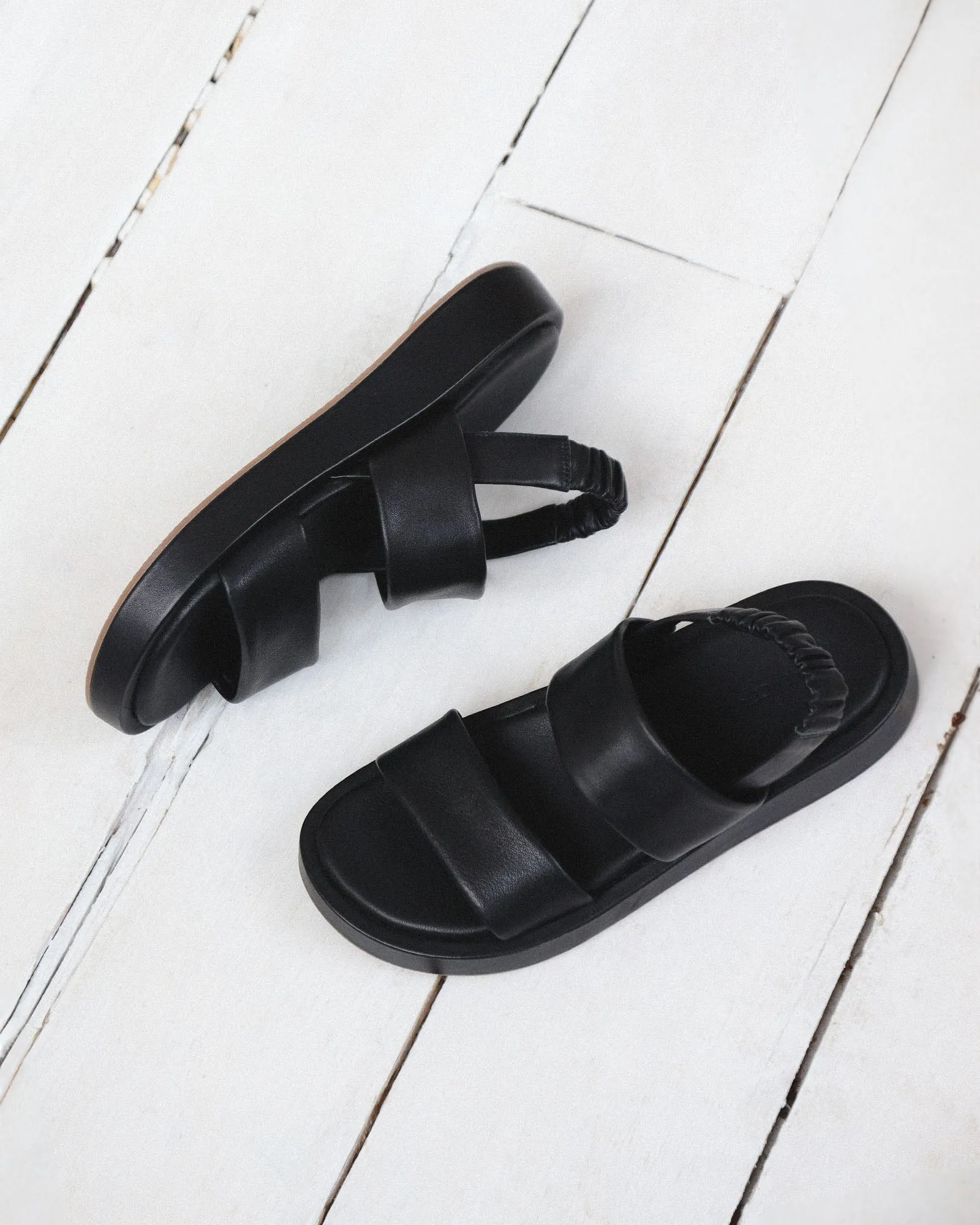 DANA FLAT SANDALS BLACK LEATHER