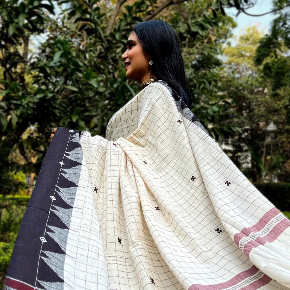 Kotpad  Handwoven Cotton Saree in Off White, Black & Aal Brown