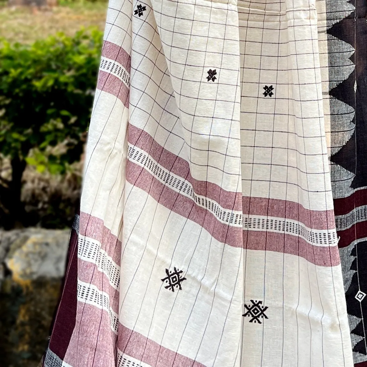 Kotpad  Handwoven Cotton Saree in Off White, Black & Aal Brown